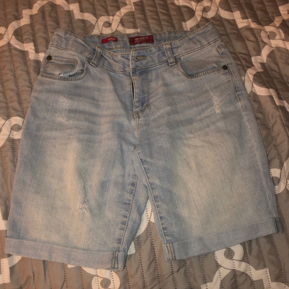 Arizona Jean company shorts.